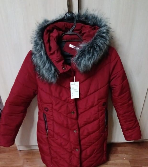 Куртка на девочек новая