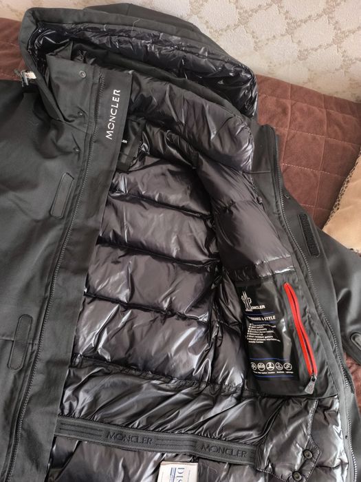 Пуховик Moncler, на подростка, рост 160