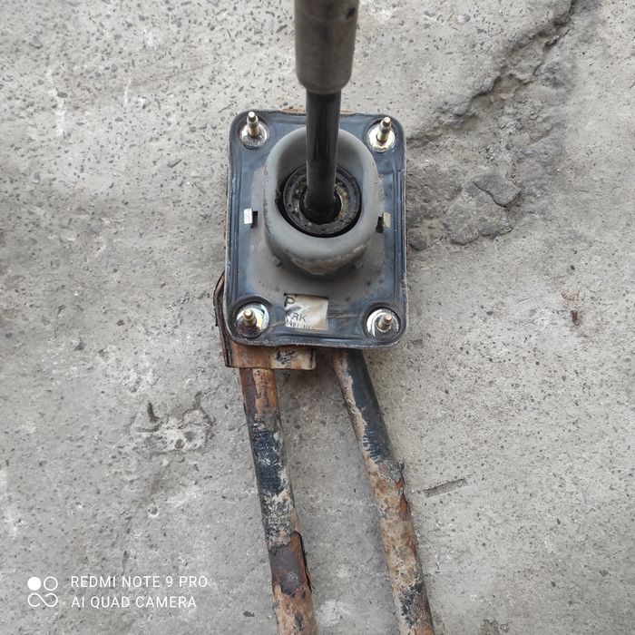 Продам кулису на Мазда 626 птичка