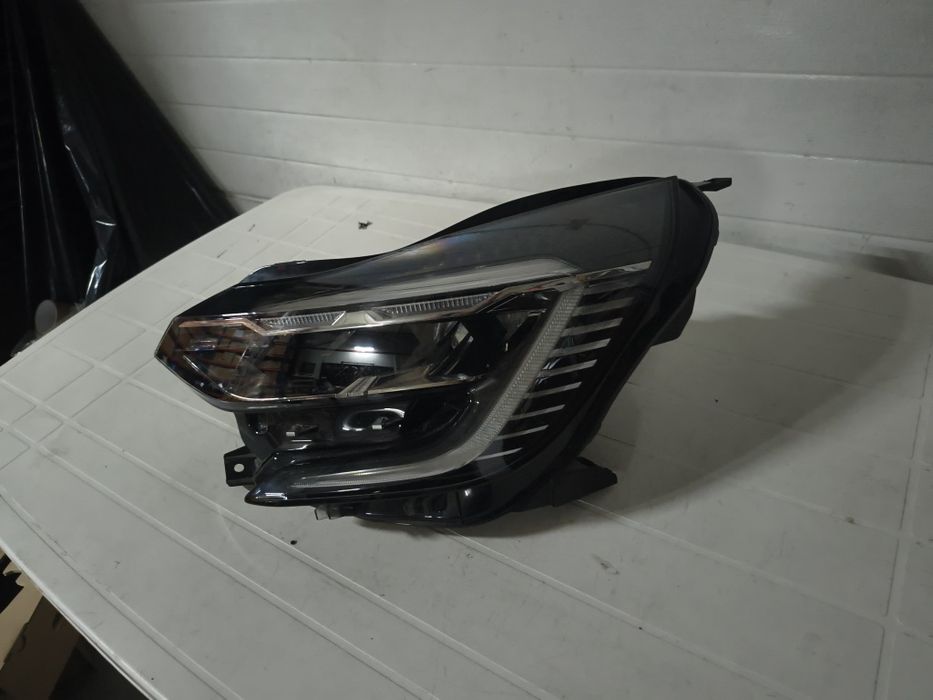 Far stânga captur 2 cod 269690734R