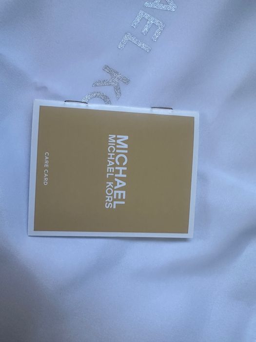 Чанта на Michael kors чисто нова кожена