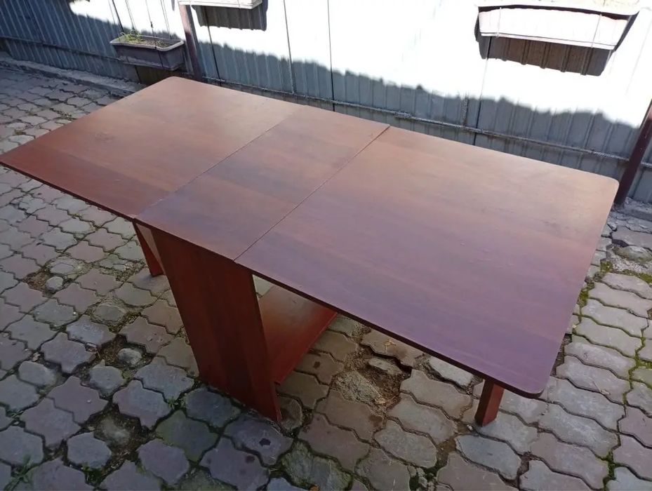 Стол книжка