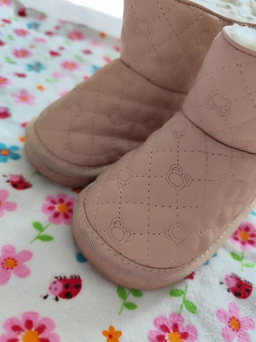 Продам сапожки на девочку