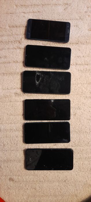 Vand lot mic de telefoane