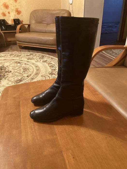 Сапоги кожанные бренда Basconi