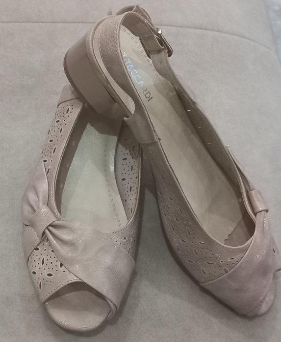 Босоножки летние 40р