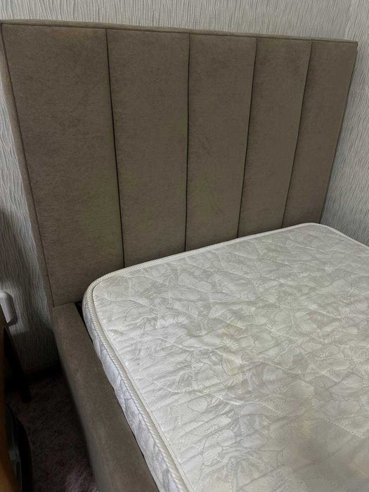 Кровать полуторка с матрасом