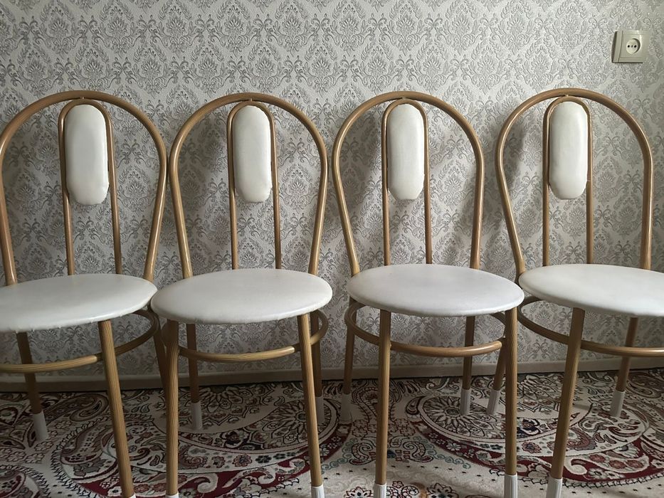 Столь и стуль кухонная мебель