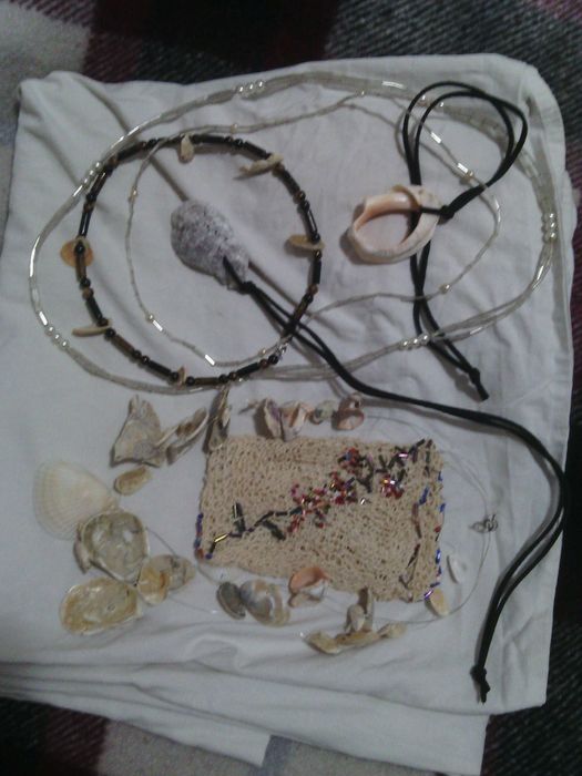 Обеци от морски миди, бижута с полускъпоценни камъни