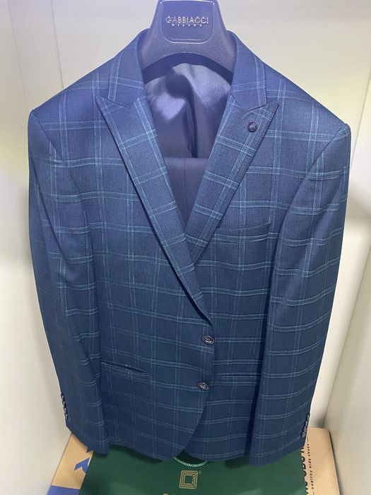 Продается костюм