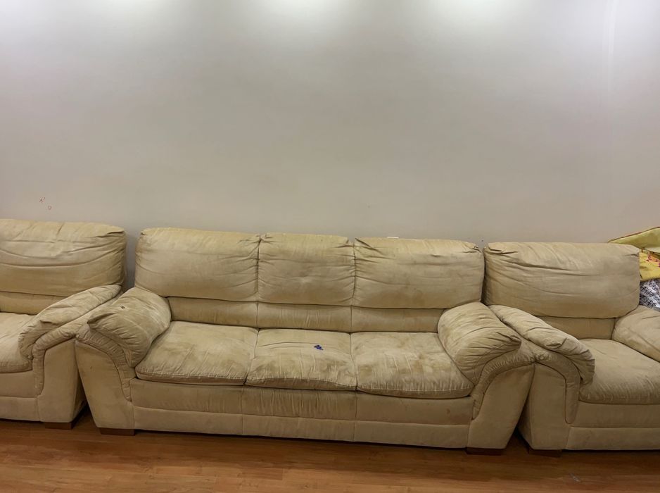 Диван б/у продам цвет беж можете