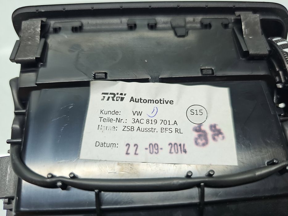 Grila aerisire stanga Volkswagen Passat CC (358) [Fabr 2012-2016] 3AC8