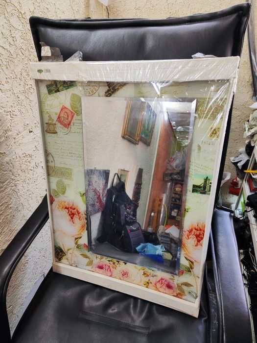 Ново огледало за стена