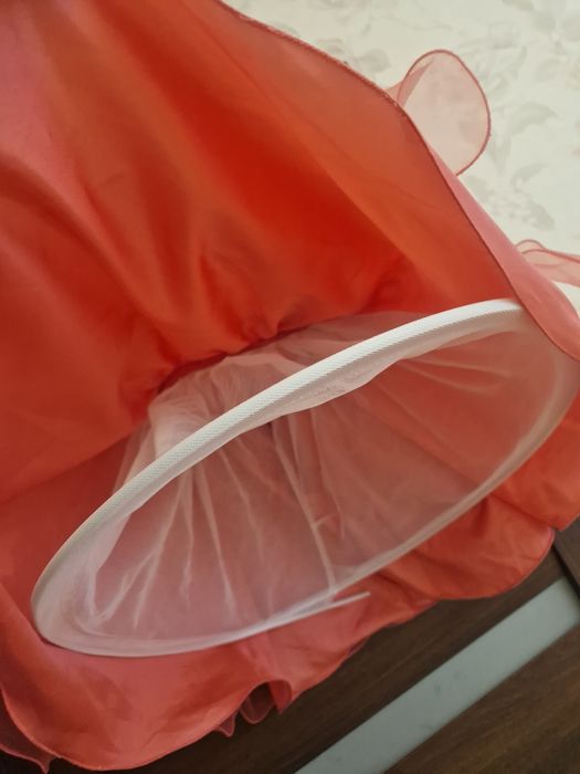 Продаю праздничное платье для девочки