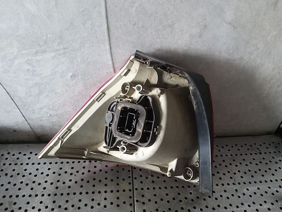 Stop tripla lampa dreapta aripa vw golf 5 1k scurt 1k6945096e