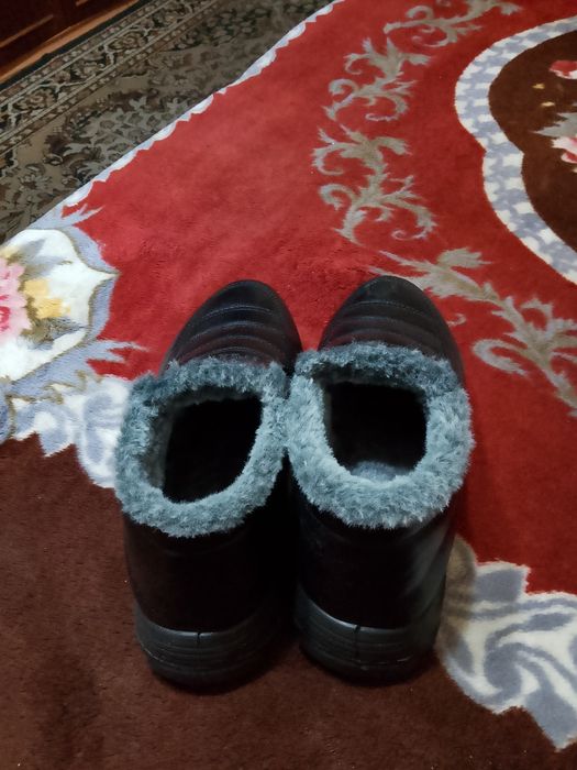 Продам зимним ботинки 43 размера , новые .