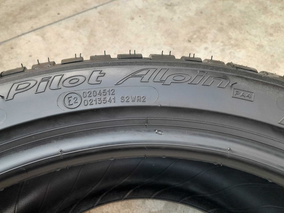 O anvelopa iarna 255 40 18 michelin pilot alpin PA4 profil 7,8 mm
