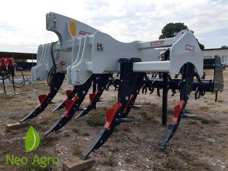 Продам чизельный плуг (глубокорыхлитель)