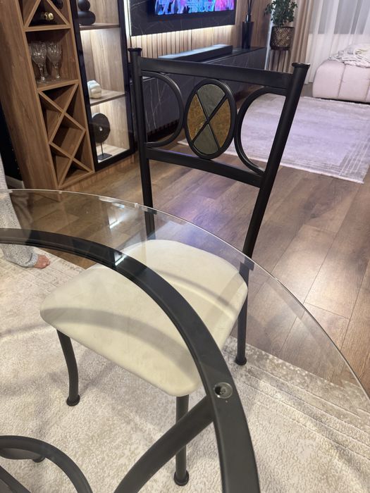 Masă dining sticlă + 4 scaune bej Mobexpert