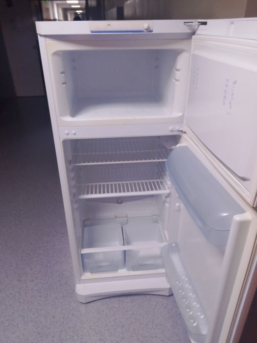 Холодильник в хорошем состоянии.