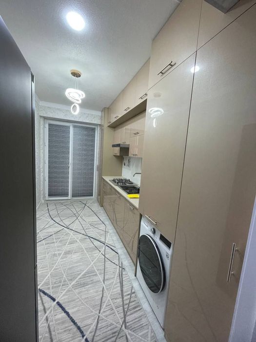 Qo'yliq kompas. Qo'yliq bozori 1 km. Metro 900m