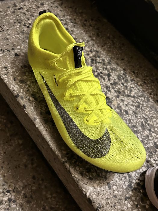 Продавам два чифта шпайкове за лека атлетика