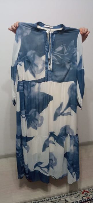 Продам две платья женский