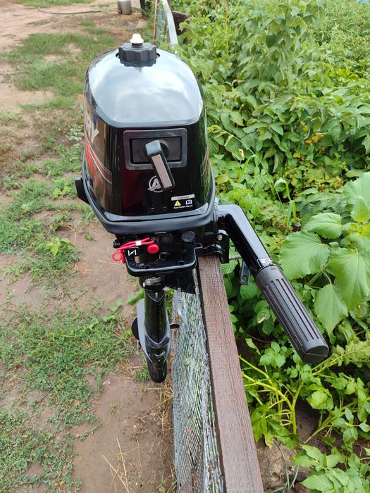 Продам лодочный мотор Меркури