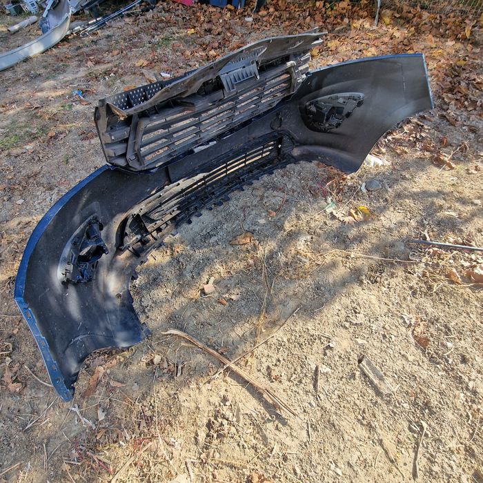 Opel Vivaro 14-19 предна броня