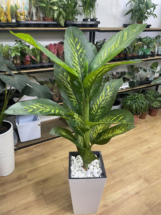 Искуственные растении