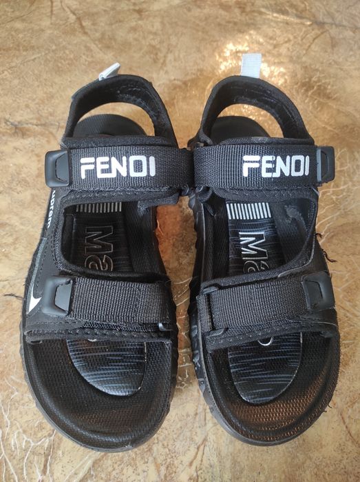 Продам сандали 36 размер