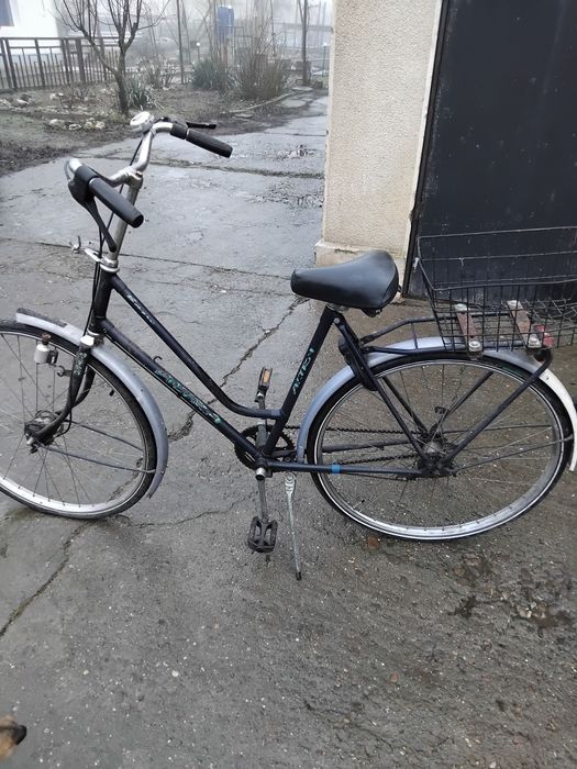 VAND 2 BICICLETE DAMA,  folosite in stare bună