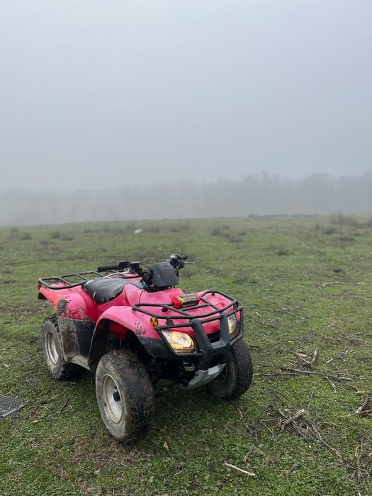 Vând atv honda 250