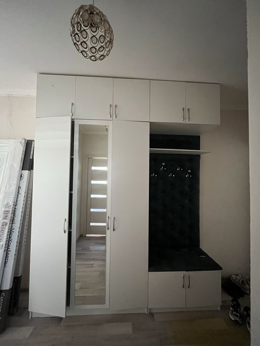 Продаётся прихожий шкаф