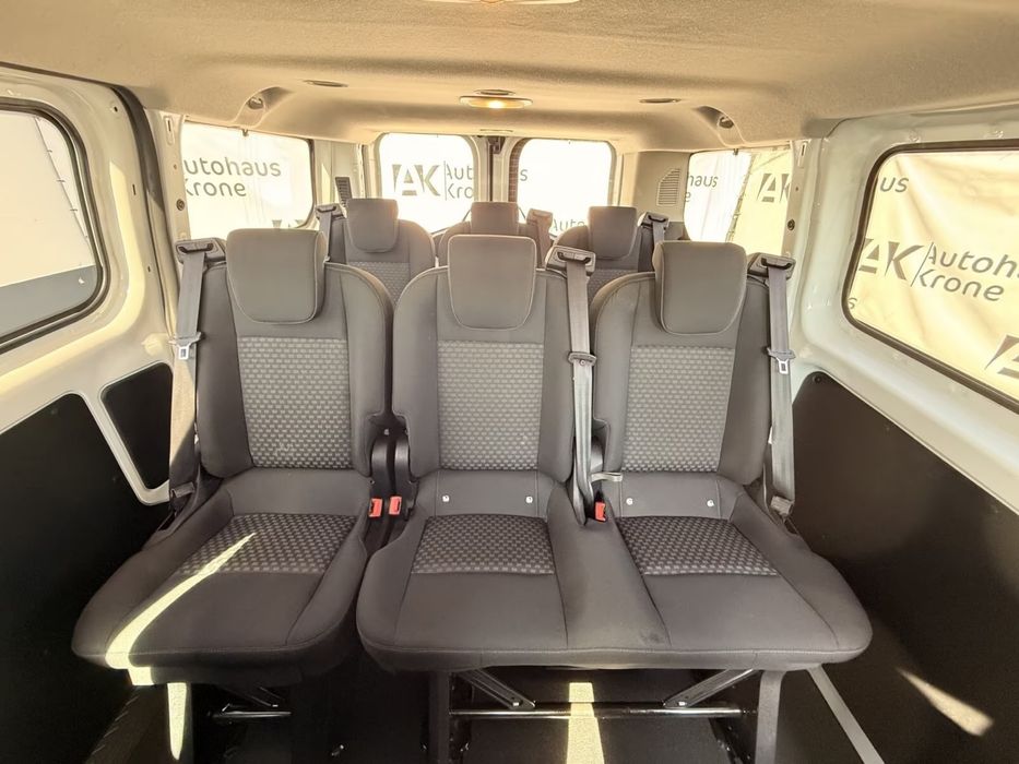 Rent a car Ford Transit Custom 8+1 locuri