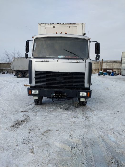 Машина МАЗ с прицепом