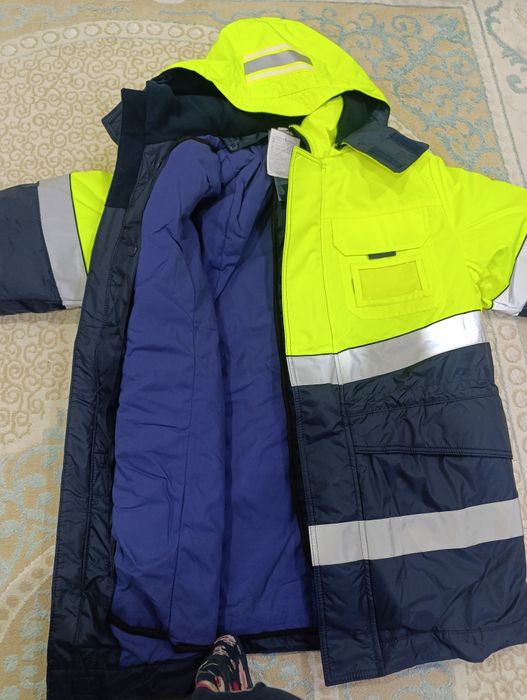 Зимние куртки комбинезоном