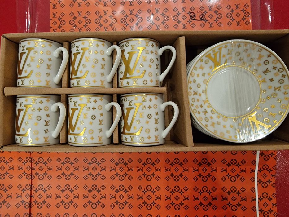 Set cafea 12 piese potrivit cadou (logo auriu),cutie ,saculet