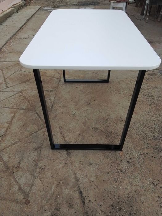 Стол кухонный продам