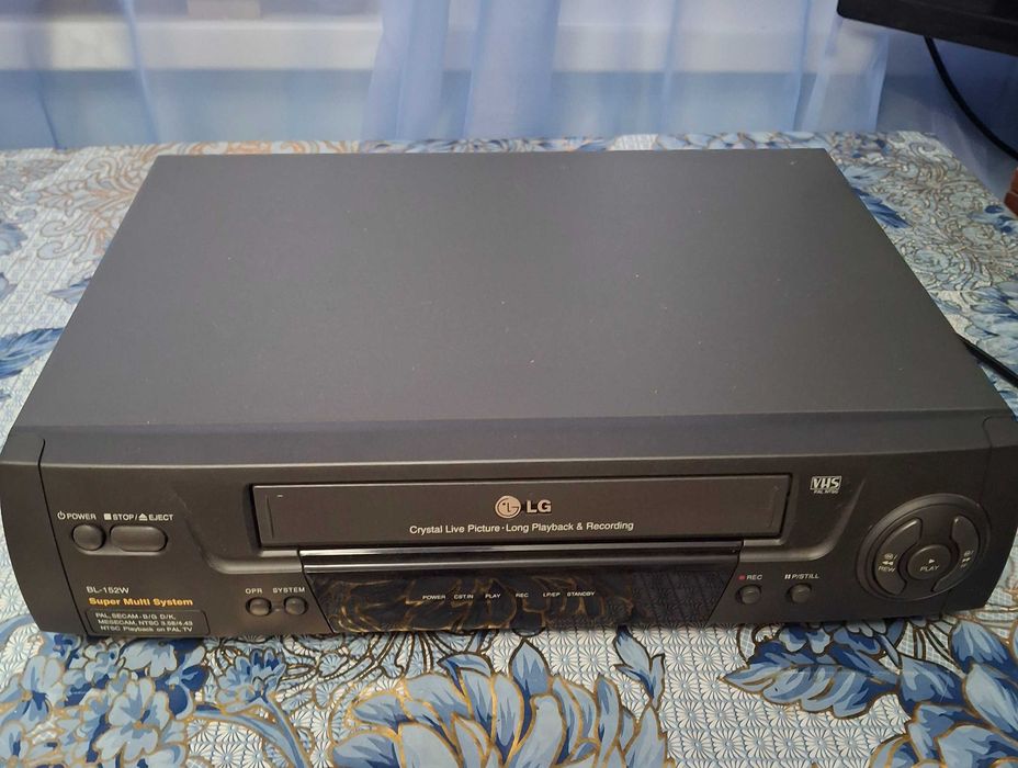 Продается новый видиомагнитофон LG