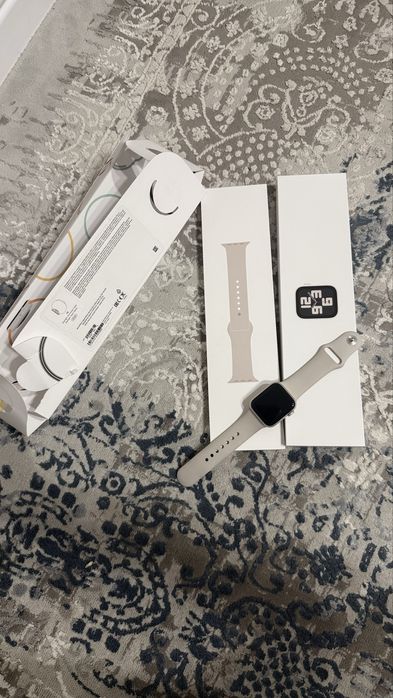 Apple Watch SE(GPS,2-го поколение)