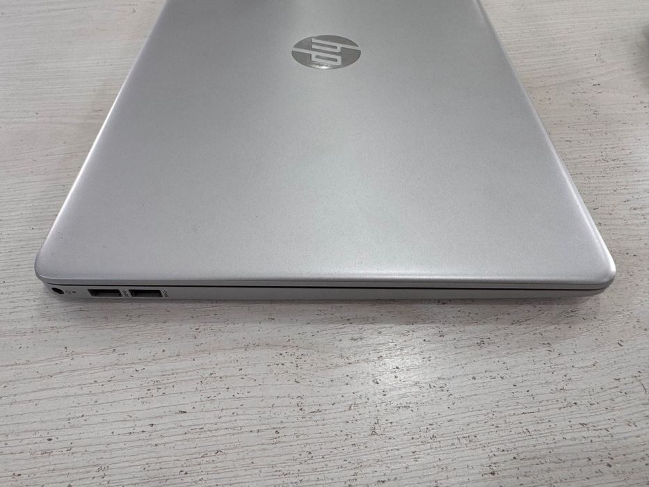 Noutbook Hp i5 sotiladi