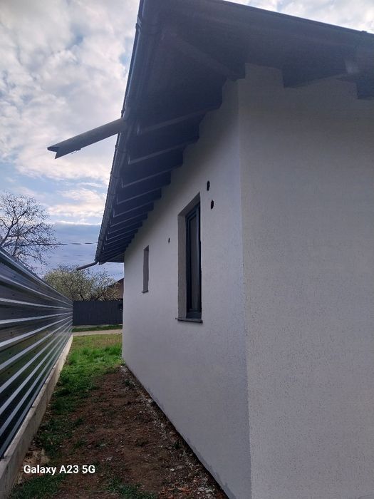 Casa de vanzare  sau parcele de teren 700mp.