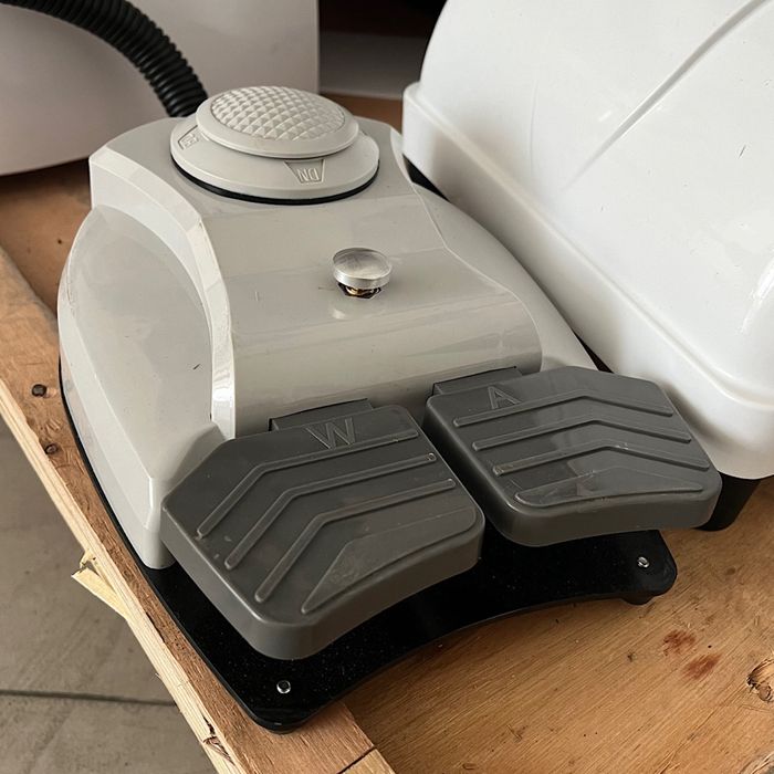 Стоматологична машина FUJI DENTAL TS-9170.6 NEW LED с долно окачване