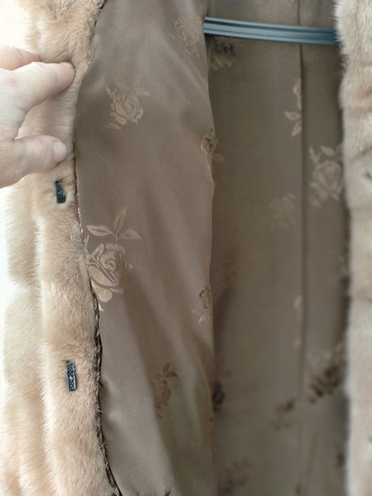 Продам норковую шубу