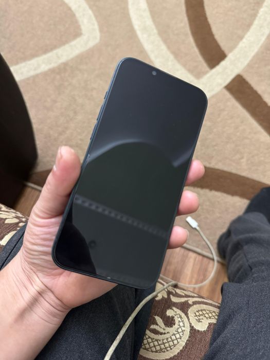 Продам Айфон 13 в отлично состояний