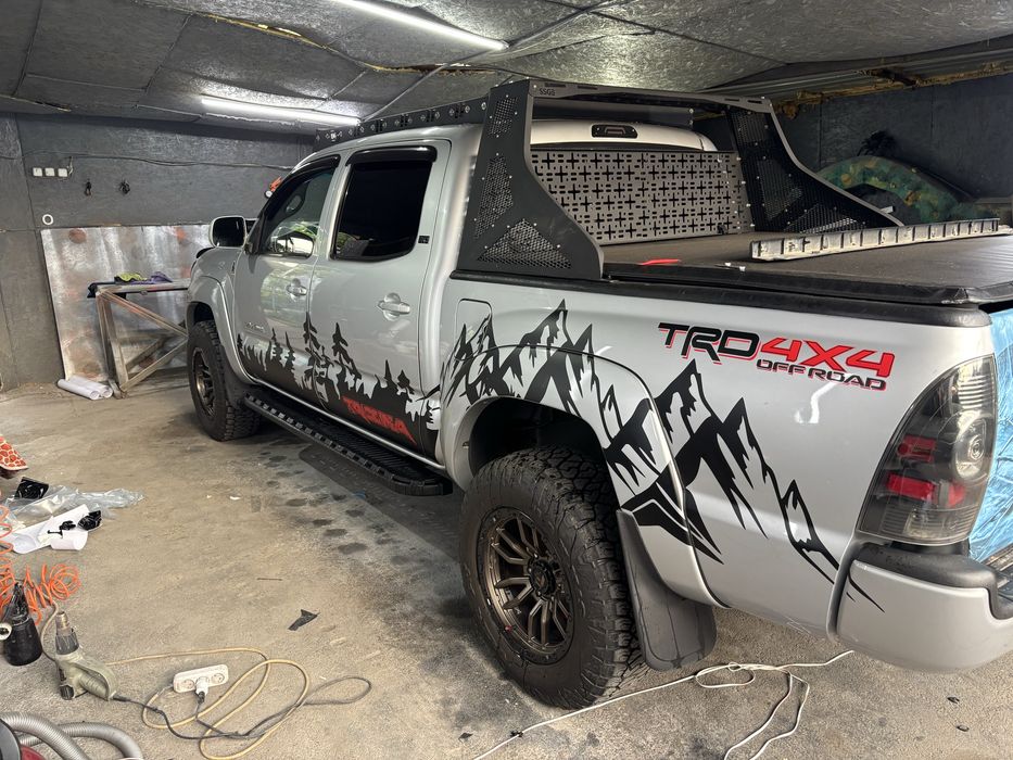 Наклейки на авто