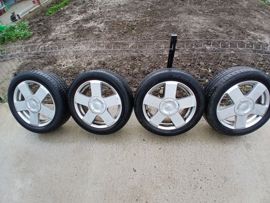 Vând jante cu anvelope pe R15 de ford fiesta
