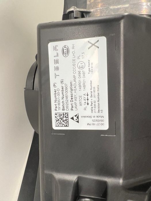 Фарове за Тесла различни видове