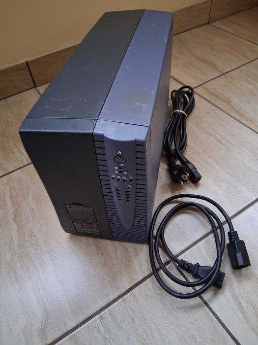 UPS EVO 800 с батерии
